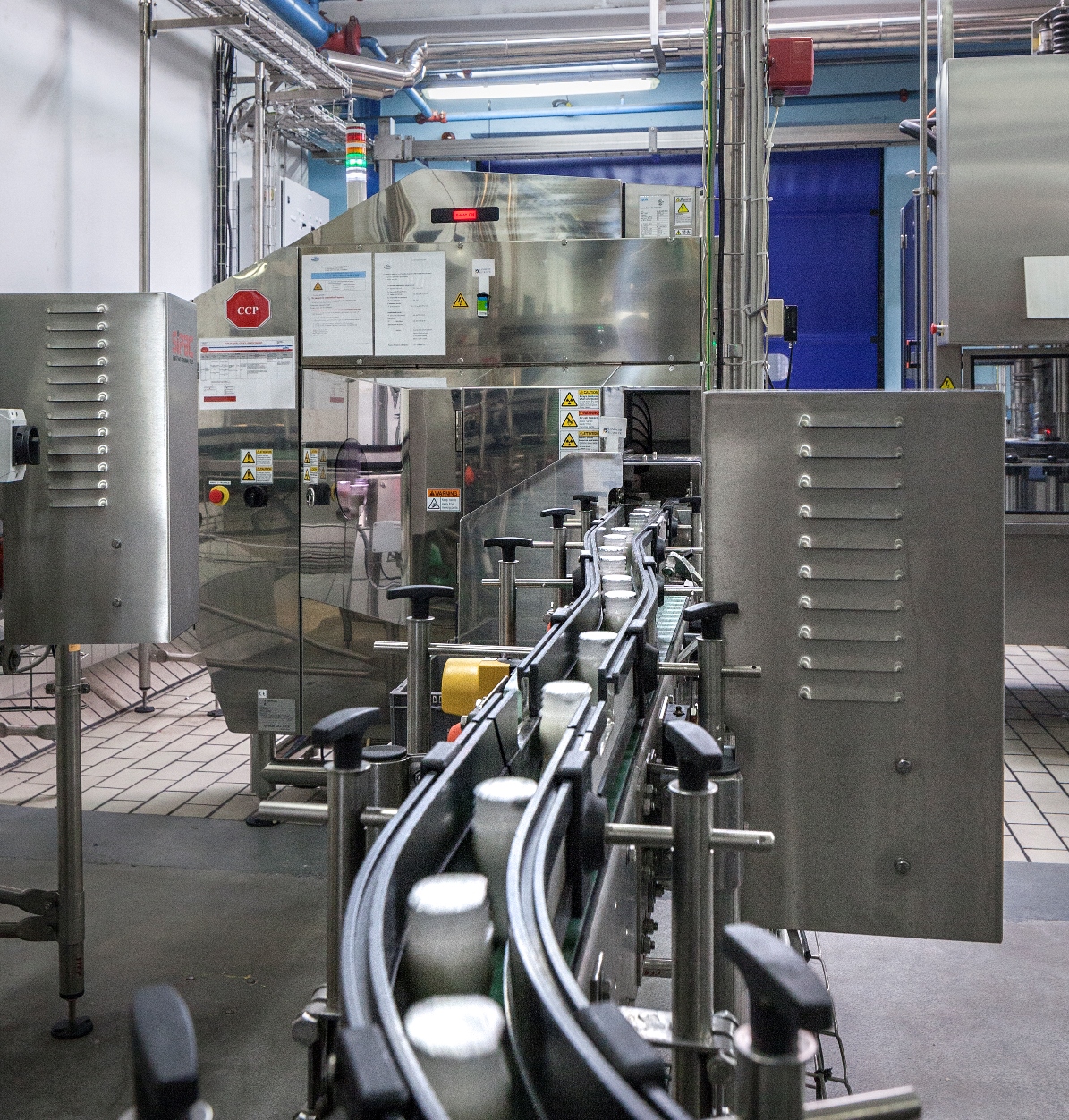 Candia 03 Bottles Infeed (PR Shot) (MR)